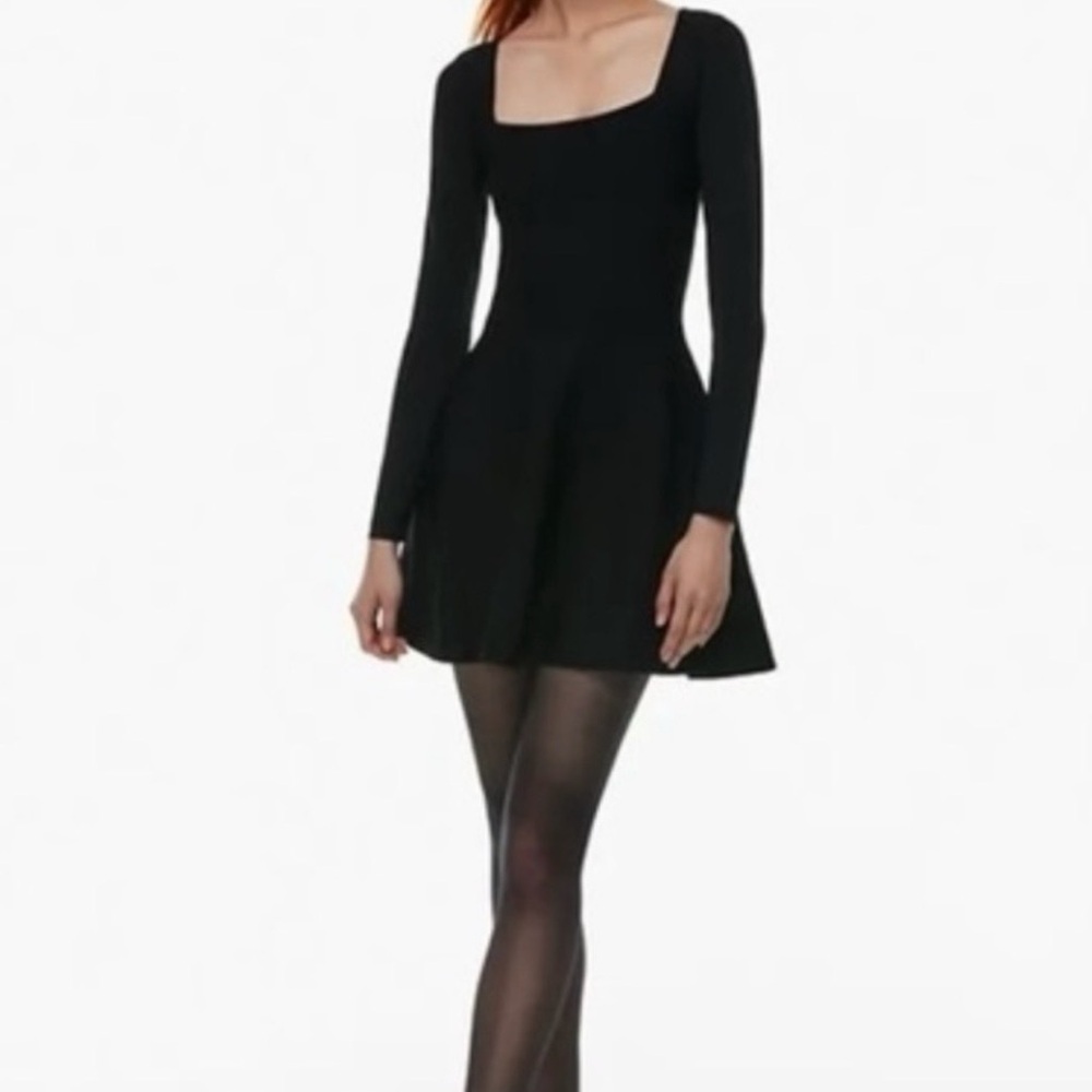 Aritzia Babaton Sculpt Knit
Applause Dress